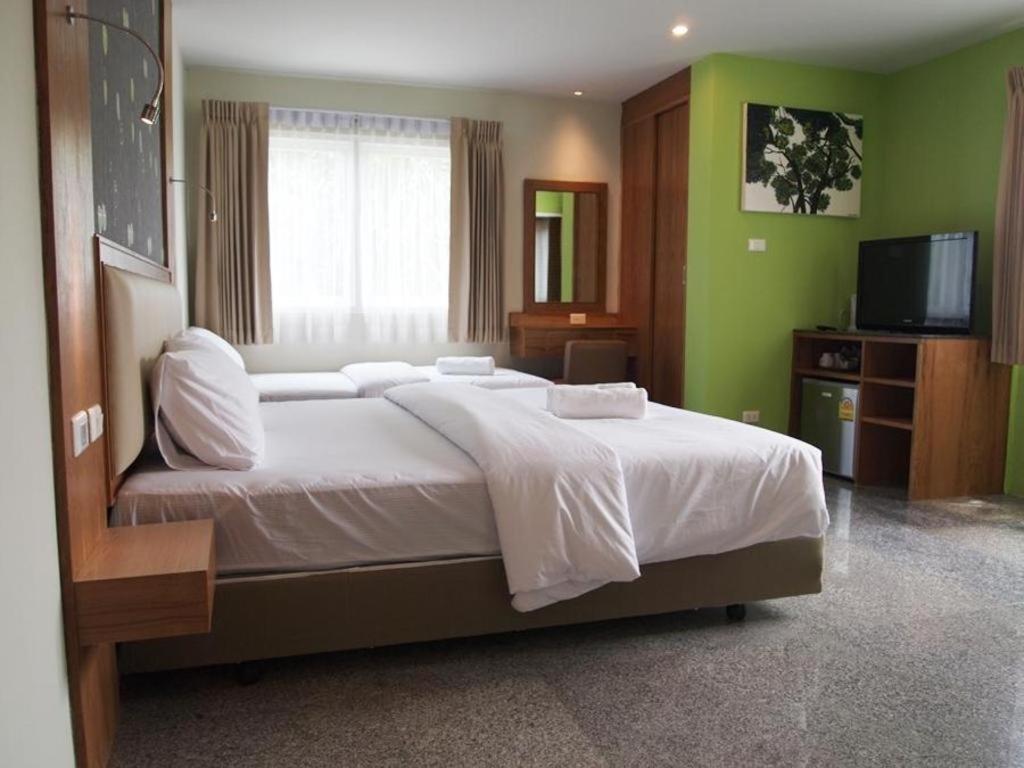 Ecozy Hotel Phuket